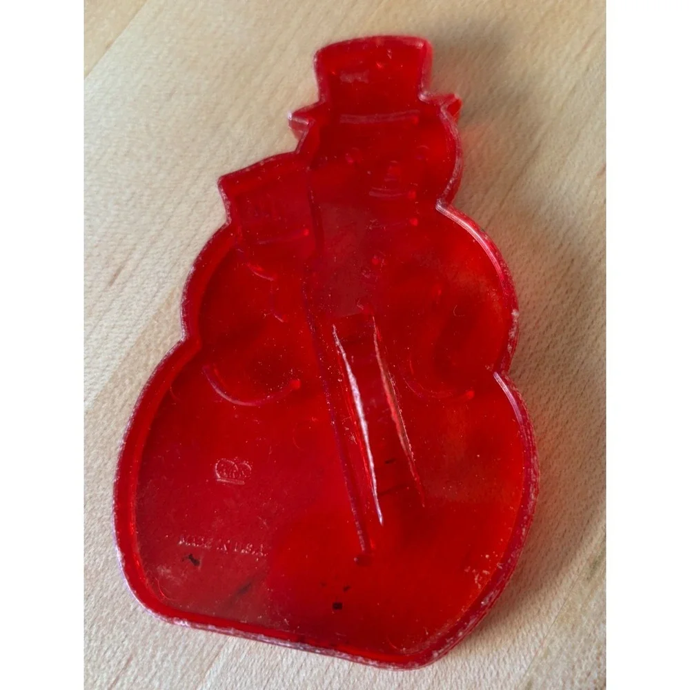 4 Vintage red plastic cookie cutters Humpty Dumpty & 3 Christmas‎ cutters